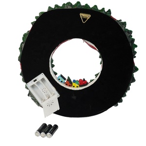 Guirnalda musical de resina con luces Led para colgar en la pared decoración navideña con Papá Noel y niños, venta al por mayor - Product Image 6