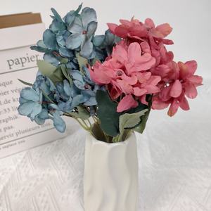 باقة زهور الهيدرانجيا الحريرية الاصطناعية بالجملة من SEASON لتزيين المنزل والطاولات شجيرة هيدرانجيا حمراء - Product Image 2