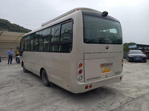 Autobús de Turismo Usado ZK6729D, 28 Asientos, Volante a la Izquierda, Motor Yuchai de 130HP con Puerta Plegable - Product Image 3