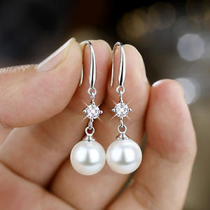 Pendientes de Oro Blanco E1740 con Perla Cultivada Akoya de Forma Redonda, Grado AAA, Plata Clásica, Joyería para Mujer para Bodas - Product Image 3