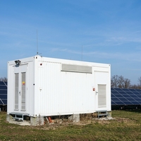 Kabinet Tegangan Tinggi Baterai LiFePO4 64kWh 80kWh 96kWh 112kWh 128kWh 145kWh Sistem Penyimpanan Energi C&I untuk Pembangkit Listrik Tenaga Surya