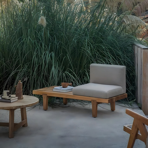 طقم أثاث خشب الساج للشرفات الخارجية للإيجار في الفنادق - يتضمن أريكة وكرسي وطاولة قهوة - Product Image 2