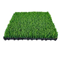 Tapis de sol de pelouse suspendu pour cour et balcon moderne Plancher à emboîtement artificiel en gazon artificiel et en bois pour l'extérieur