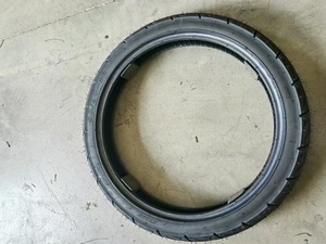 Pneu de moto de haute qualité fourni par une usine chinoise, pneu de route 90/90-18, prix bas, pneu à chambre à air - Product Image 6