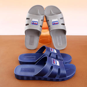 Chaussons d'hôtel pour hommes - Été, semelle souple, antidérapants, résistants à l'usure, légers, couleur unie, chaussures de bain à enfiler - Product Image 1