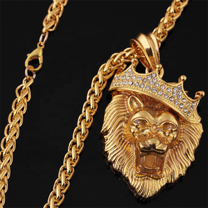 <span class=keywords><strong>Collana</strong></span> Luminosa Hip Hop con Corona e Testa di <span class=keywords><strong>Leone</strong></span> Tempestata di Diamanti, Effetto Fluorescente al Buio - Product Image 5
