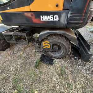 Excavadora de Ruedas Hyundai R60W Usada de 6 Toneladas, Perfecta para Trabajos Agrícolas y de Construcción Pequeña - Product Image 4