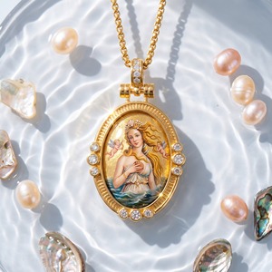 Collar de Mitología Griega con Colgante de Afrodita en Latón Vintage PVD, Esmalte Pintado a Mano y Circones, Joyería para Mujer, Venta al Por Mayor - Product Image 1