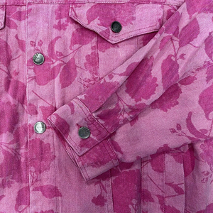 เสื้อแจ็คเก็ตยีนส์พิมพ์ลายดอกไม้สีชมพูสำหรับผู้ชาย คอปกแบบพับได้ ทรงปกติ สไตล์ฤดูใบไม้ผลิ - Product Image 6
