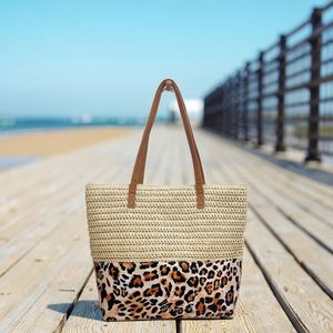 Sac de plage en paille pour voyage en plein air, grande capacité, sac fourre-tout léopard pour femme, sac en paille tressé décontracté - Product Image 1