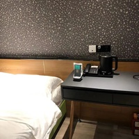 酒店密码共享 5000mAh 20W 便携式移动电源充电站 安全密码访问 快速充电 多个端口