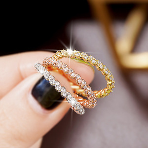 Anello a fascia sottile intrecciata da donna, minimalista, alla moda, aperto e regolabile, semplice, impilabile, anello per mignolo, gioiello di tendenza - Product Image 3