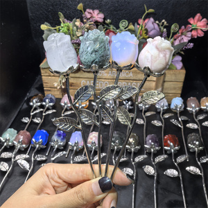Ramo di Cristallo Curativo Intagliato a Mano all'Ingrosso, Fiore di Quarzo Rosa Trasparente per Regalo - Product Image 1