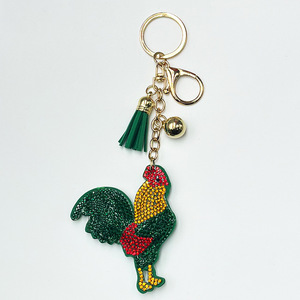 Porte-clés et breloque de sac en strass, motif Coq de Barcelos (Portugal), Coq porte-bonheur, avec cristal vert, souvenir de voyage, cadeau - Product Image 3