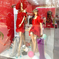 Mannequins de Luxe Élégants en Fibre de Verre Dorés pour Femme, Mannequins de Vitrine Complètes pour Boutiques de Vêtements – Vente en Gros