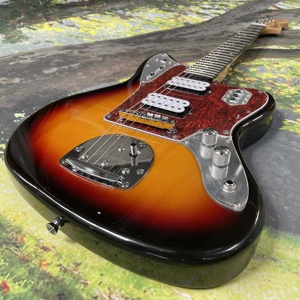 Guitare Jazzmast, corps en acajou, micros H-H, pièces chromées polies, bois massif, 6 cordes, manche en bois. - Product Image 4