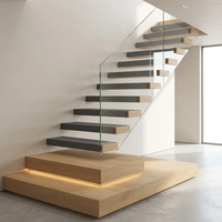 Escalier suspendu minimaliste avec support invisible en acier carbone et éclairage LED d'ambiance, sur mesure pour résidence en immeuble de grande hauteur