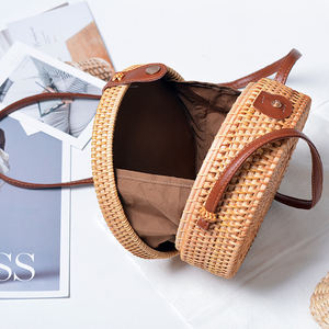 לוגו מותאם אישית בעבודת יד קש מודפס הלאומי סגנון קטן עגול קש כתף Crossbody תיק עבור קיץ החוף - Product Image 6