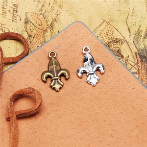 Breloque Fleur de Lys en alliage d'argent antique, pendentif fleur de lys <span class=keywords><strong>pour</strong></span> bracelet de <span class=keywords><strong>badge</strong></span> de scout - Product Image 4