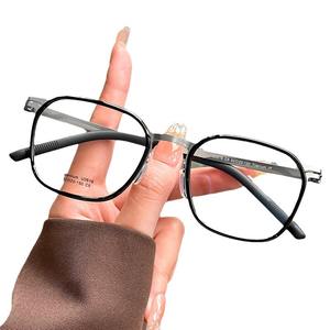 Monturas de Gafas para Hombre Danyang, Montura Completa Redonda de Titanio Puro, Ligeras, Modelo 2619, para Miopía - Product Image 4