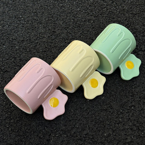 Ensemble de tasses à café en céramique créatives et mignonnes en forme d'œuf, design œuf frit et œuf brisé, jaune, vert et rose, avec couvercle et cuillère, pour la maison et les cadeaux - Product Image 3