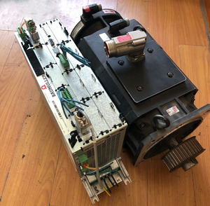 Moteur d'entraînement Baumuller M4424-AT1-01200-03 & DAF100K54A17-5 - Product Image 1