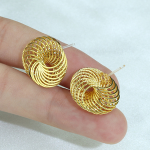 Boucles <span class=keywords><strong>d</strong></span>'oreilles clous romantiques <span class=keywords><strong>en</strong></span> cuivre et résine dorée, <span class=keywords><strong>forme</strong></span> <span class=keywords><strong>nid</strong></span> <span class=keywords><strong>d</strong></span>'<span class=keywords><strong>oiseau</strong></span> ajouré, style antique français, pour mariage féminin - Product Image 4