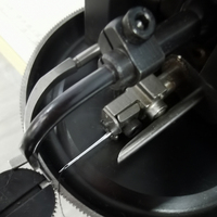Machine à coudre industrielle informatisée à grande vitesse OREN à lit plat pour l'enfichage des racines de cheveux de poupées et la fermeture des jouets en peluche RN-TB5