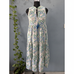 Magnifiquement robe mi-longue en coton imprimé bloc à la main décontracté sans manches conception de niveau col en bagarre motif floral logo arrière poche avant - Product Image 1