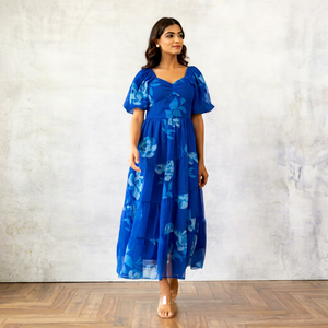 Robe longue décontractée d'été pour femme en mousseline de soie, imprimé floral bleu, col en V, coupe trapèze, manches courtes, ourlet étagé, style bohème ample - Product Image 1