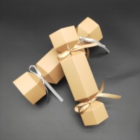 Boîte élégante et écologique en papier avec pelliculage mat et estampage à chaud doré pour emballage cadeau de Noël en forme de bonbon