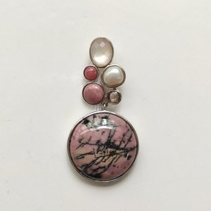 Pendentif en argent 925 avec rhodonite, matrice, perle et améthyste - Product Image 1