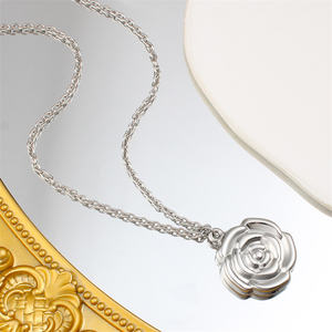 Elegante collana di fiori rosa alla moda per le donne placcato oro 18K catena di gioielli in acciaio inox alla moda regalo per lei - Product Image 5