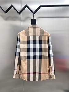 Camisa Clásica de Algodón Burberry para Hombre 2026, Forro con Diseño a Cuadros Icónico y Diseño Herencia, Confección Británica para una Elegancia Moderna - Product Image 2