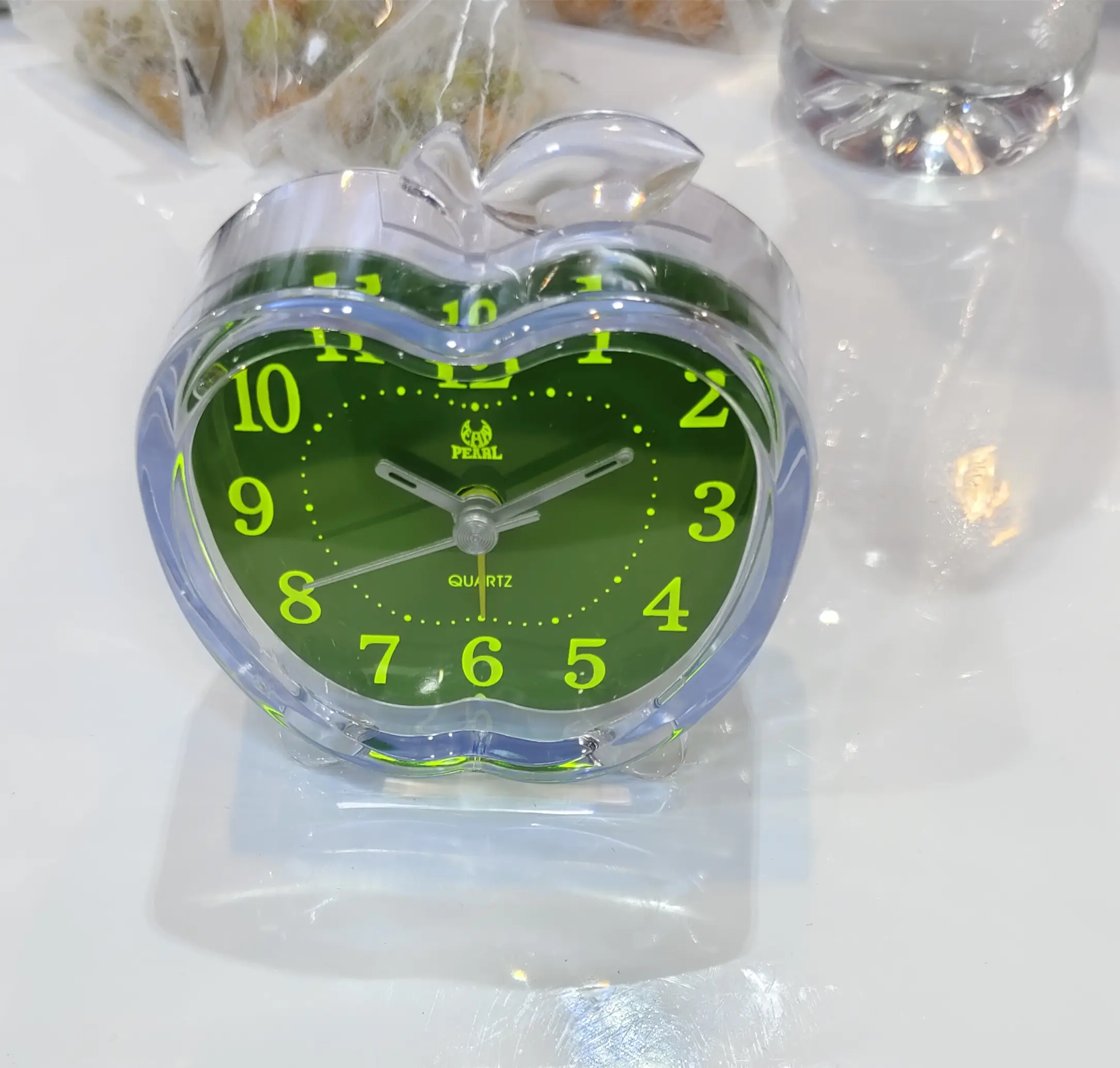Özelleştirmek logosu kuvars saat mekanizması ile inci yeşil kadranlı saat saat kristal masa saati