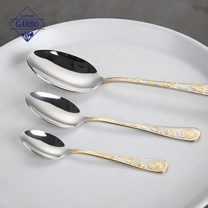 Set di 24 pezzi placcato <span class=keywords><strong>oro</strong></span> maniglia <span class=keywords><strong>posate</strong></span> con supporto in ferro lucido a specchio 201 <span class=keywords><strong>acciaio</strong></span> inossidabile cucchiaio forchetta per tornare a scuola - Product Image 6