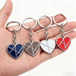 LLavero de metal con letras en forma de corazón de moda de lujo personalizado, conjunto de collar para madre e hija para regalo de cumpleaños, letras a juego - Product Image 1