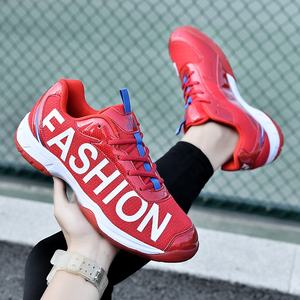 2022 zapatos de bádminton para hombres y mujeres, <span class=keywords><strong>zapatillas</strong></span> de tenis ligeras, forro de malla, moda de verano, sin cordones para atletas masculinos y femeninos - Product Image 5