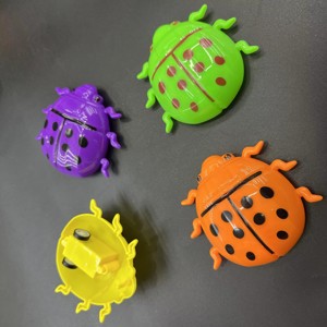 Venta al por mayor directa de fábrica: Coche de juguete de plástico con diseño de mariquita, mini vehículo de retroceso para niños, OEM ODM, logotipo personalizado - Product Image 5