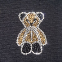Fantastique luxe personnalisé 3D anglais lettre P perle patchs strass à capuche chapeau vêtements avec 3D Appliqued Technique