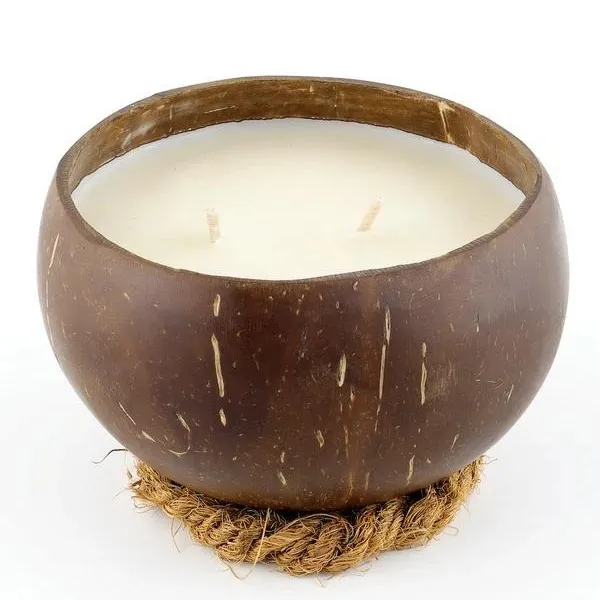 प्राकृतिक सुगंधित unscented सफेद मोम रंगीन मोमबत्ती नारियल के गोले में सस्ते कीमत