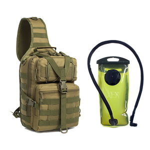 Sac à dos Us multi-usages Sling Molle Sac à dos Sling Bag avec <span class=keywords><strong>vessie</strong></span> d'eau PEVA 2L - Product Image 4