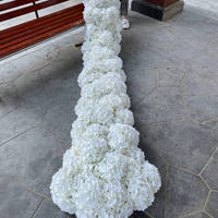 Composition florale de luxe en soie artificielle 2026, cascade romantique de hortensias blancs, chemin de table pour décoration de mariage