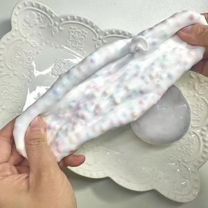 ของเล่นบีบคลายเครียด TPR รูปทรงลูกบอลหิมะสีขาวครีม ขนาด 6 ซม. ของขวัญนุ่มนิ่มสำหรับเด็กและผู้ใหญ่ พร้อมเอฟเฟกต์ปลดปล่อยความเครียด - Product Image 3