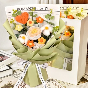 Bouquet di Fiori Artificiali Lavorati a Mano: Calla Floccate Rosa, Garofani Rossi, Fiori Eterni, Regalo per la Festa della Mamma - Product Image 6