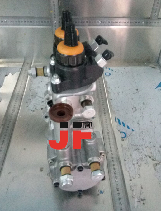 6261-71-1111 Excavator Engine Parts - Fuel Pump 6D140E