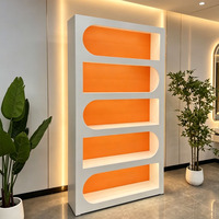 Meuble de présentation cosmétique mural LED personnalisable, durable, étanche et écologique pour magasin de maquillage