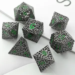 Custom Polyhedral Green Metal Skeleton Maze dadi Set Dungeons and Dragons Rpg Black Game dadi Set 16mm D & D Metal Skeleton Dice