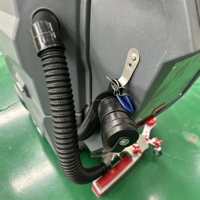 Autolaveuse électrique autoportée 24V à batterie pour sols durs