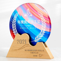 Trophée artisanal promotionnel en forme de montagne en cristal Noble 2025 avec logo personnalisé en métal